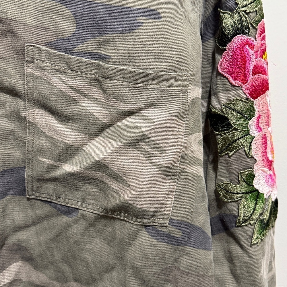 Rails Marcel Embroidered Camo Shirt Women’s XS - Picture 4 of 6